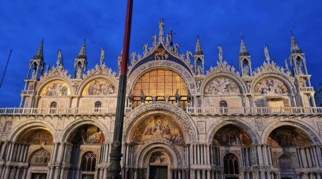 Venice: Saint Marks Basilica Private Tour at Night - Experience Description