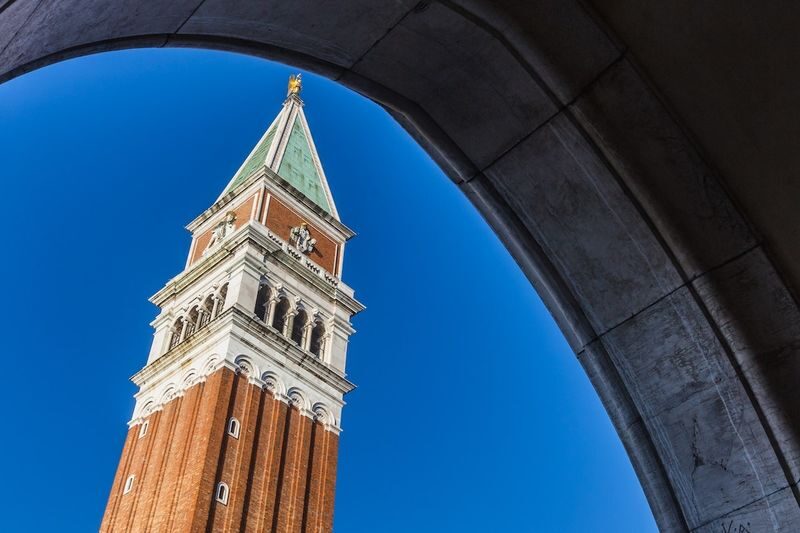 Venice Secrets Walking Tour and Shared Gondola Ride - A walking tour built around the details