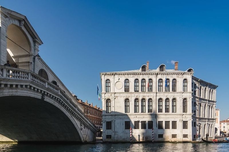 Venice Secrets Walking Tour and Shared Gondola Ride - Meeting near Piazza San Marco takes preparation