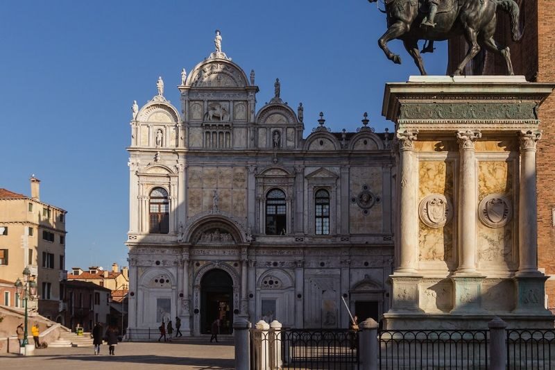 Venice Secrets Walking Tour and Shared Gondola Ride - Is the price fair for the combination?