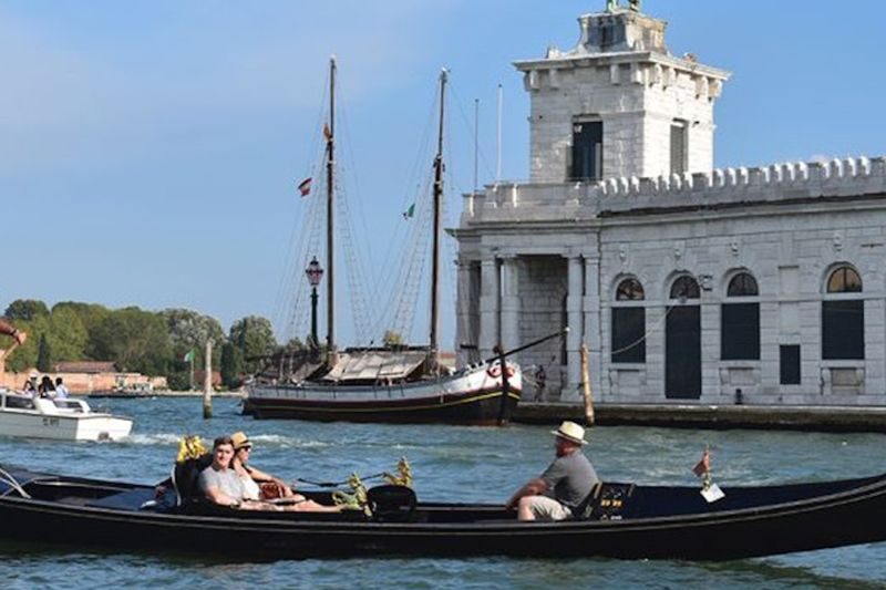 Venice Secrets Walking Tour and Shared Gondola Ride - Should you book it?