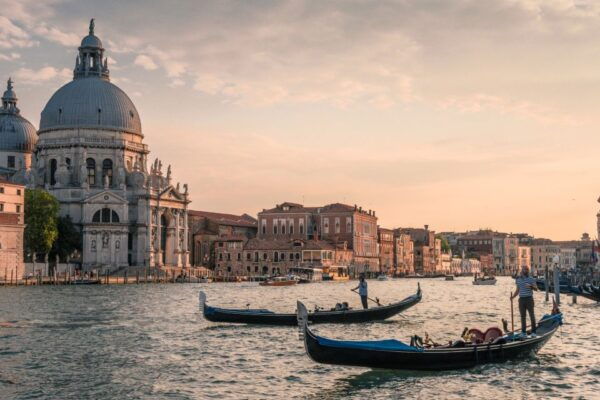 Venice: Self-Guided Highlights Scavenger Hunt & Walking Tour - The Sum Up