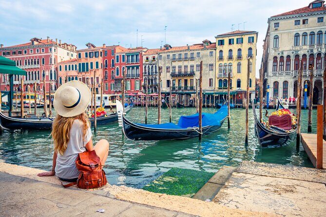Venice Shared Gondola Ride: 30 Minutes through Grand Canal - The Experience: What to Expect on Your Gondola Ride