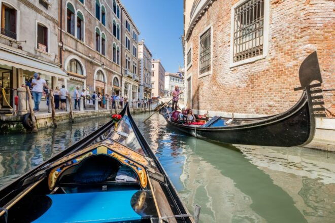 Venice: Shared Gondola Ride Across the Grand Canal - Inclusions