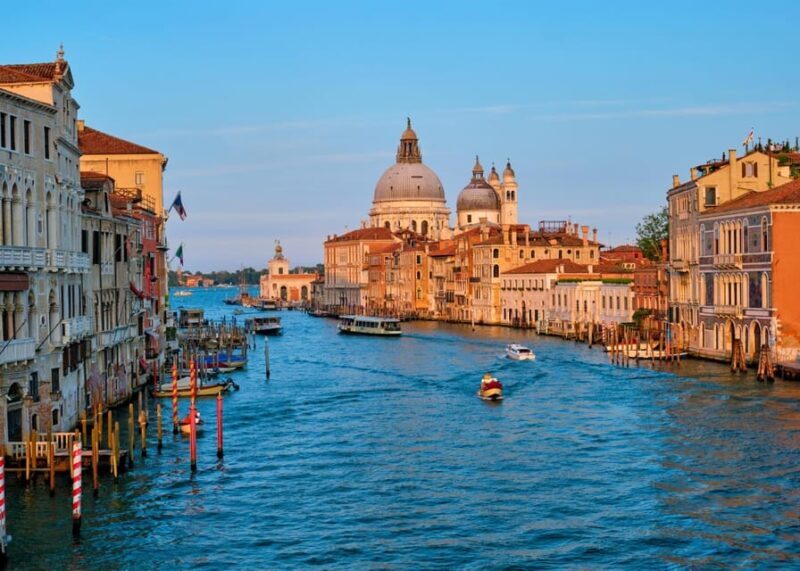 Venice: Shared Gondola Through breathtaking Bridge of Sighs - The Itinerary and What to Expect