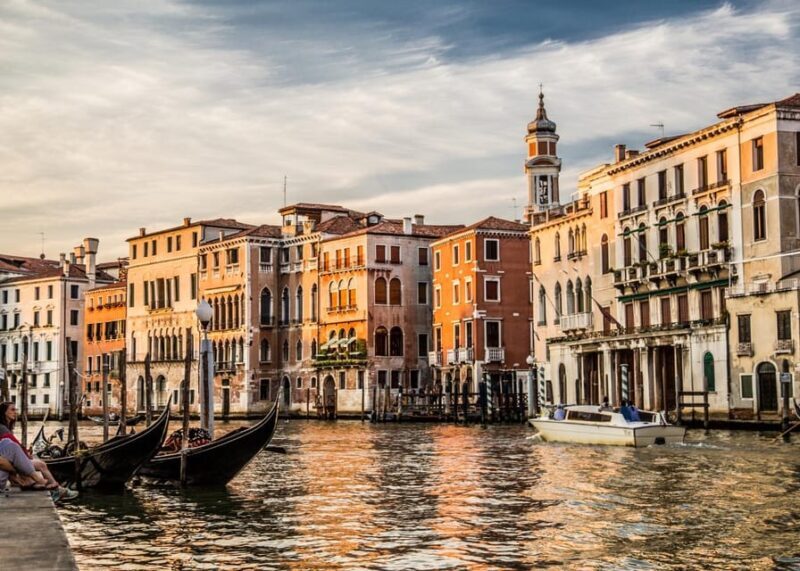 Venice: Shared Gondola Through breathtaking Bridge of Sighs - FAQs
