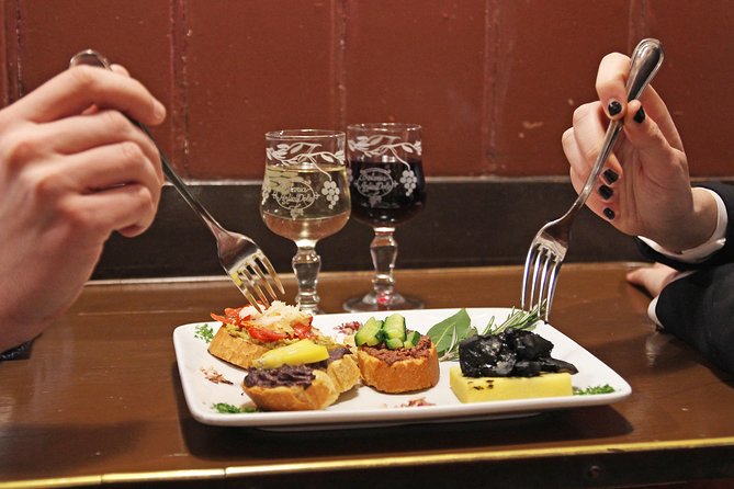 Venice Sightseeing Tour Plus Cicchetti Crawl - Historic Districts