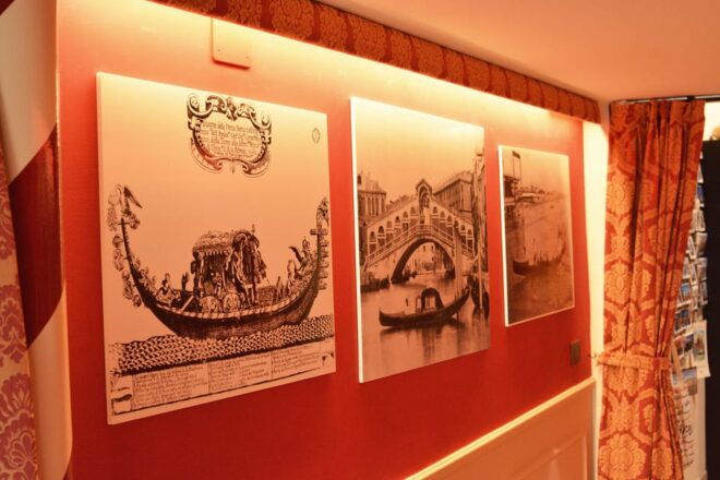 Venice: Skip-the-Line Gondola Photo Gallery & 3D Experience - Additional Features