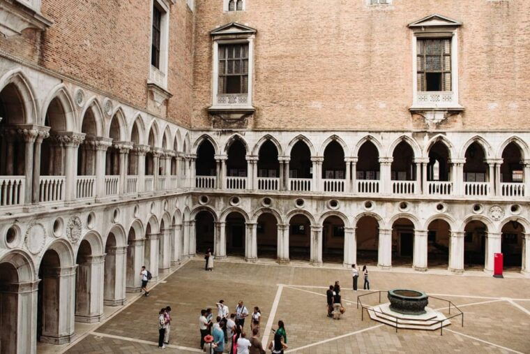 Venice: Skip-the-Line St Marks & Doges Palace Guided Tour - Dress Code and What to Bring