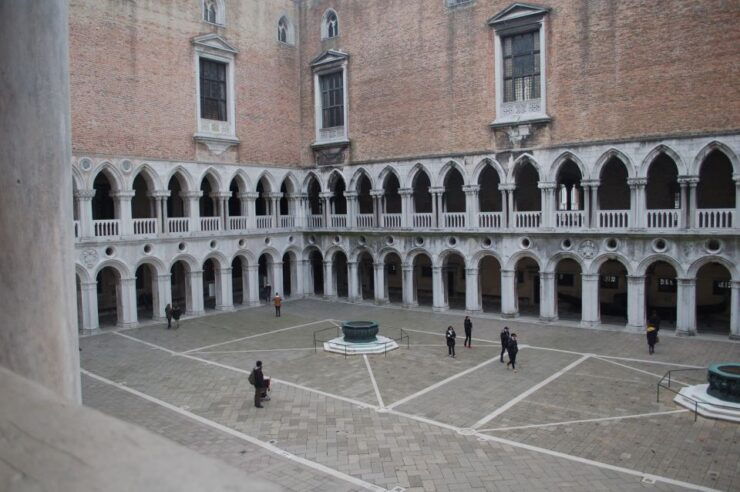 Venice: St Mark's Basilica and Doge's Palace Private Tour - Skip-the-Line and Live Tour Guide