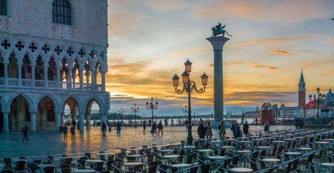 Venice: St Mark's Basilica, Doge's Palace, and Gondola Ride - Doges Palace Exploration