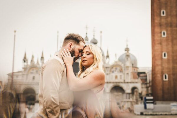 Venice: Sunrise Couple Photo Shoot - Preparing for Sunrise Sessions