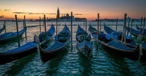 Venice: Sunset Gondola Ride and Ghosts Walking Tour - Duration