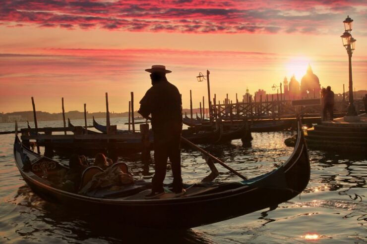 Venice: Sunset Gondola Tour - Experience Highlights