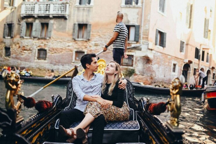Venice: the Best Couples Photoshooting - Pricing and Duration