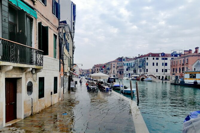 Venice, the Lagoon, and Acqua Alta Small-Group Guided Tour - Overview and Threats to Venice