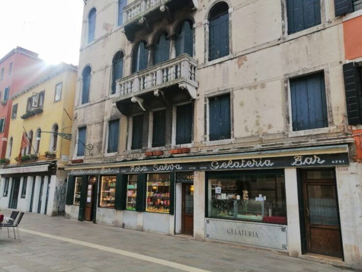 Venice: Traditional Cafés and Pastry Shops Walking Tour - Historical Cafés and Bakeries