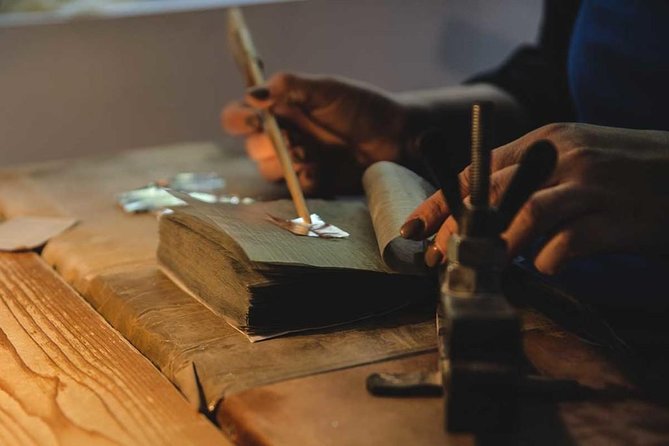 Venice: Traditional Goldbeater Tour - Witness Gold Pounding Process