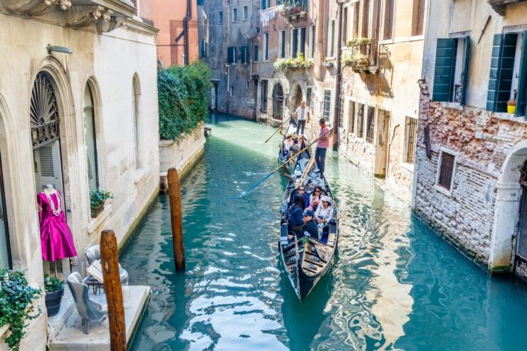 Venice: Traditional Shared Gondola Ride - Highlights of the Gondola Ride Experience