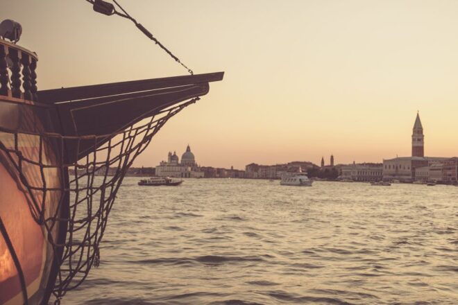 Venice: Venetian Lagoon Tour and Galleon Dinner - Full Description