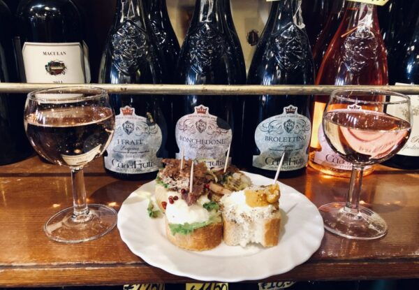 Venice: Venetian Style Carnival Pub Crawl - Additional Notes