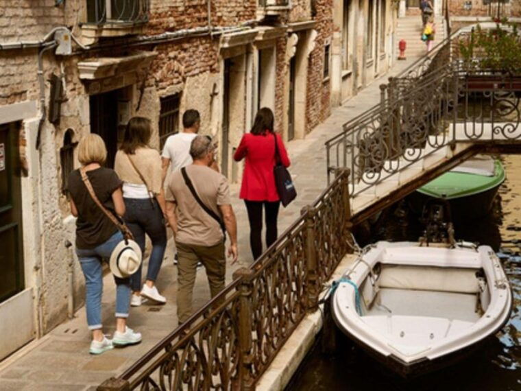 Venice: Vip Semi-Private Walking Tour With Gondola Ride - Tour Highlights