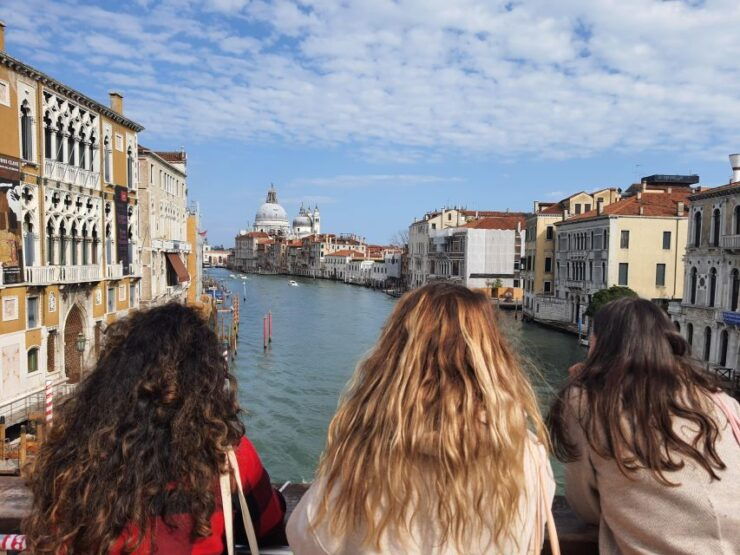 Venice: Walking Guided Tour of the City Must-See Sites - Rialto Bridge and House of Marco Polo
