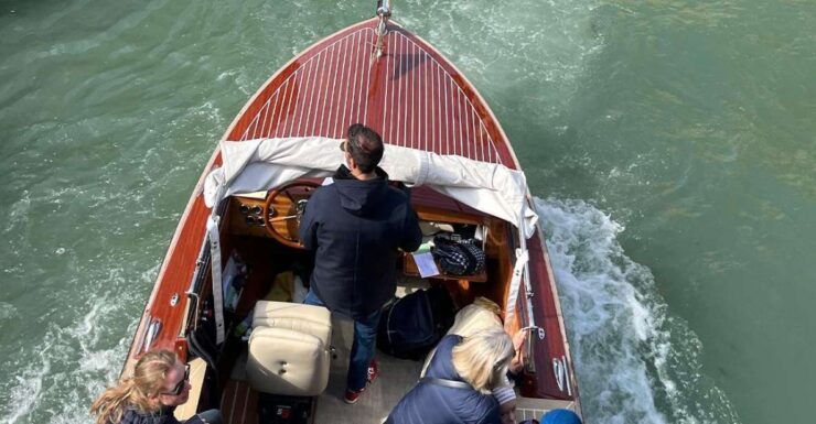 Venice: Water Taxi From the Station to the City Center/Hotel - Service Details