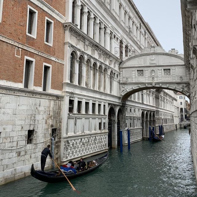 Venice : Welcome 2H- Walking Tour - Restrictions
