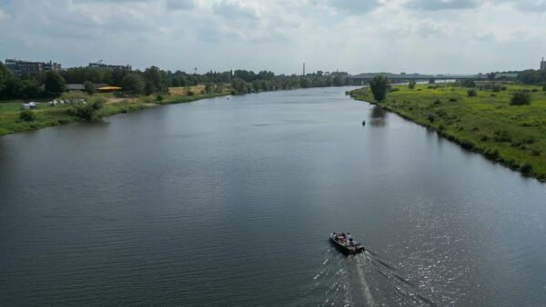 Venlo: Luxury Boat Rental - Rental Options and Inclusions