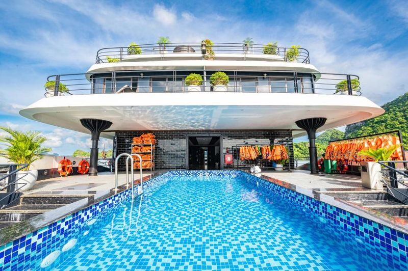Venus 2D1N Cruise: Ha Long Bay & Lan Ha Bay - Who should choose this overnight cruise?