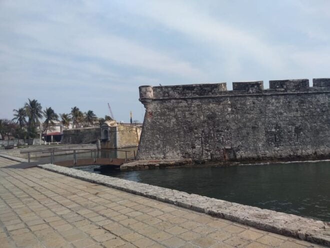 Veracruz: Guided City Tour With Ulua + Aquarium Visit - Malecon and Boca Del Rio