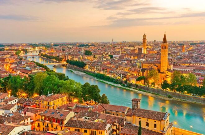 Verona Arena and Historic Highlights: A Guided Walking Tour - Description