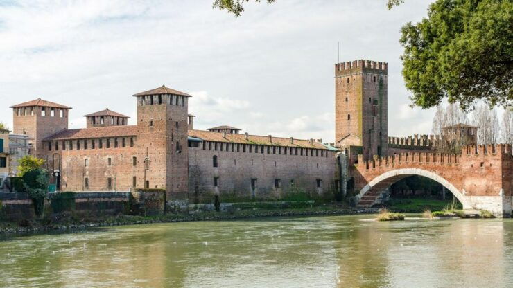 Verona Audioguide - Travelmate App for Your Smartphone - Pricing and Languages Available
