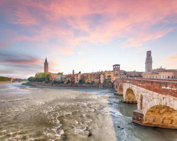 Verona: Express Walk With a Local in 60 Minutes - Good To Know