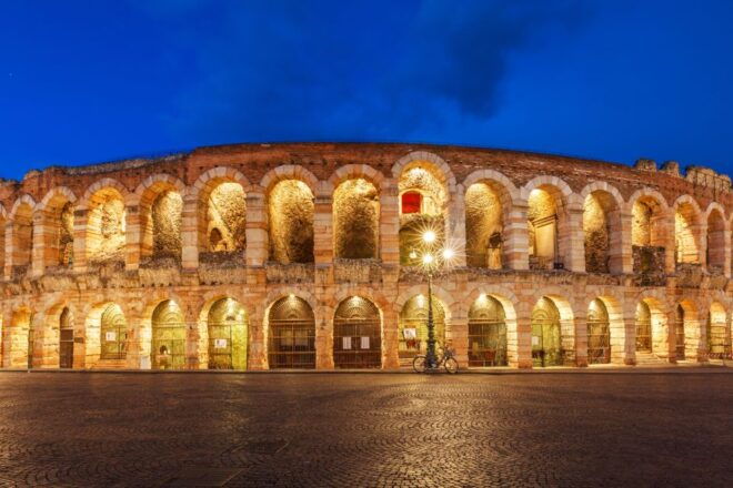 Verona: First Discovery Walk and Reading Walking Tour - Selecting Participants and Date