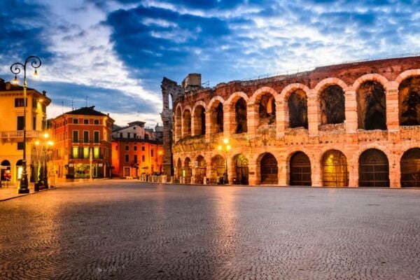 Verona: First Discovery Walk and Reading Walking Tour - The Sum Up