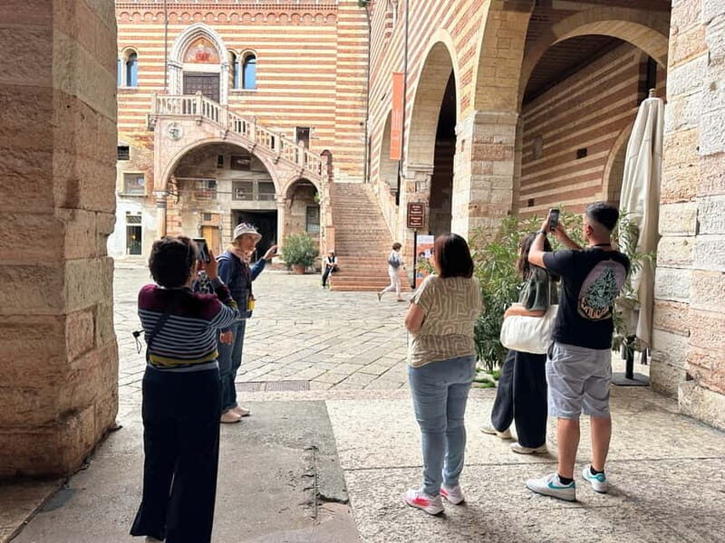 Verona Guided Walking Tour of the City's Top Highlights - Verona Guided Walking Tour of the City’s Top Highlights
