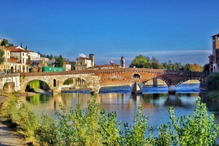 Verona: Highlights and Hidden Gems Walking Tour - Price and Duration