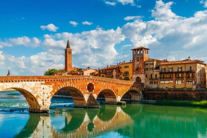 Verona: Highlights Self-Guided Scavenger Hunt and City Tour - Uncovering Veronas Hidden Gems