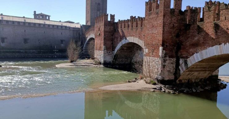 Verona: History and Hidden Gems Walking Tour - Tour Overview