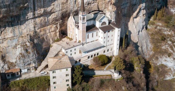 Verona: Madonna Della Corona Sanctuary Walking Tour - Good To Know