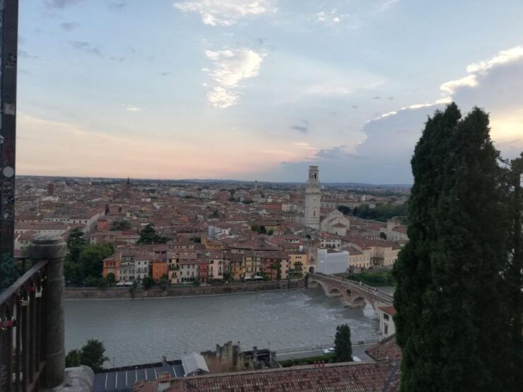 Verona: Night Walking Tour - City Exploration at Night