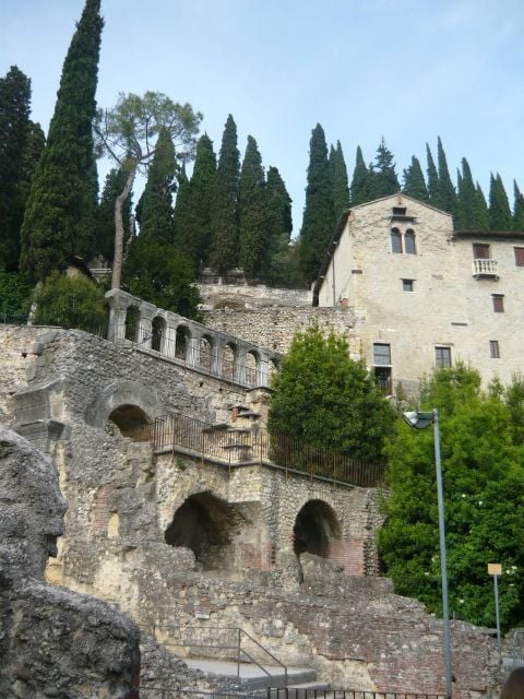 Verona: Self-Guided Audio Tour - Meeting Point