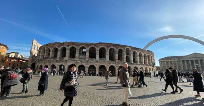 Verona: Small Group Guided Walking Tour With Arena Tickets - Full Description
