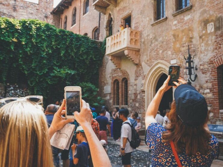 Verona: Walking Tour With Skip-The-Line Arena Ticket - Tour Experience