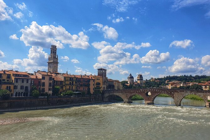 Verona: Welcome Private Tour W/ a Local - Meeting and End Point