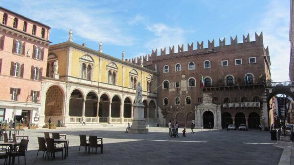 Verona's History and Highlights: Self-Guided Audio Tour - Meeting Point