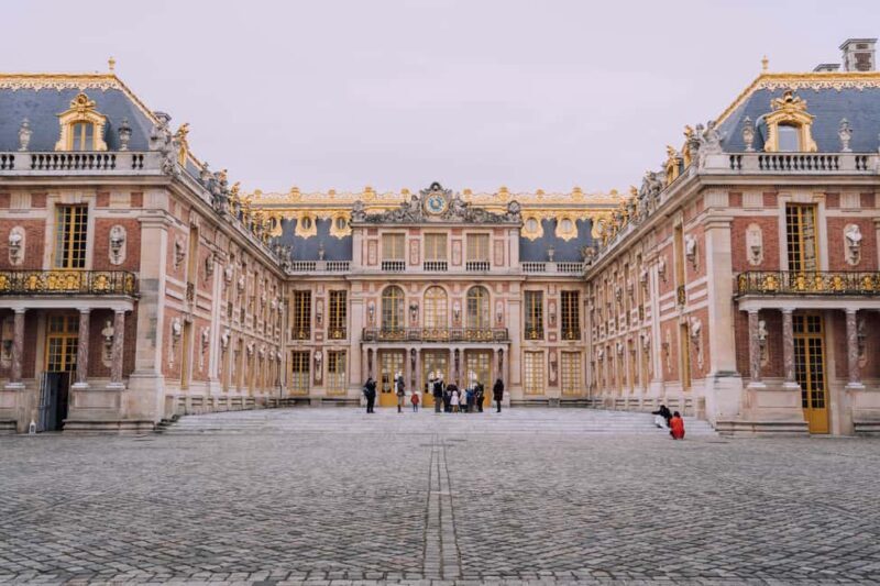 Versailles: 1.5 Private Horseback Garden Ride + Lunch - The Guided Tour Inside Versailles