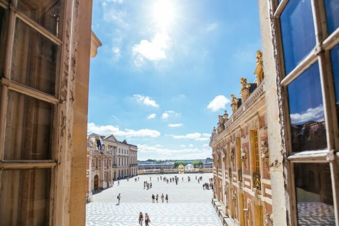 Versailles: 2-Hour Private Tour for Groups or Families - Selecting Participants and Date
